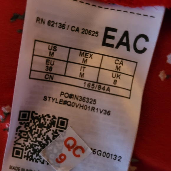 Guess wrap blouse. Size medium. - Picture 3 of 5